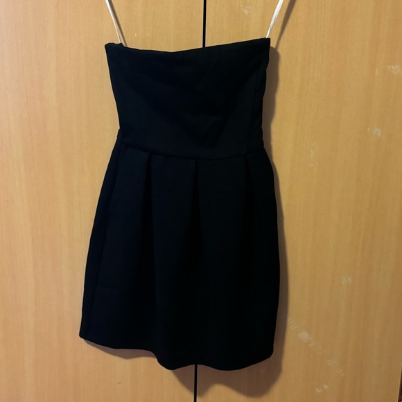 Aritzia Wilfred Strapless Fitted Black Mini Dress with Pockets - Picture 3 of 7